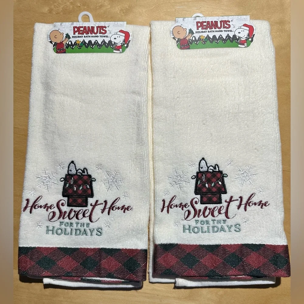 ❄️❄️ Snoopy Home Sweet Home For The Holidays Hand Towel, set of 2, NWT